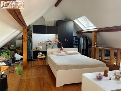 Louer Appartement 90 m2 Ixelles